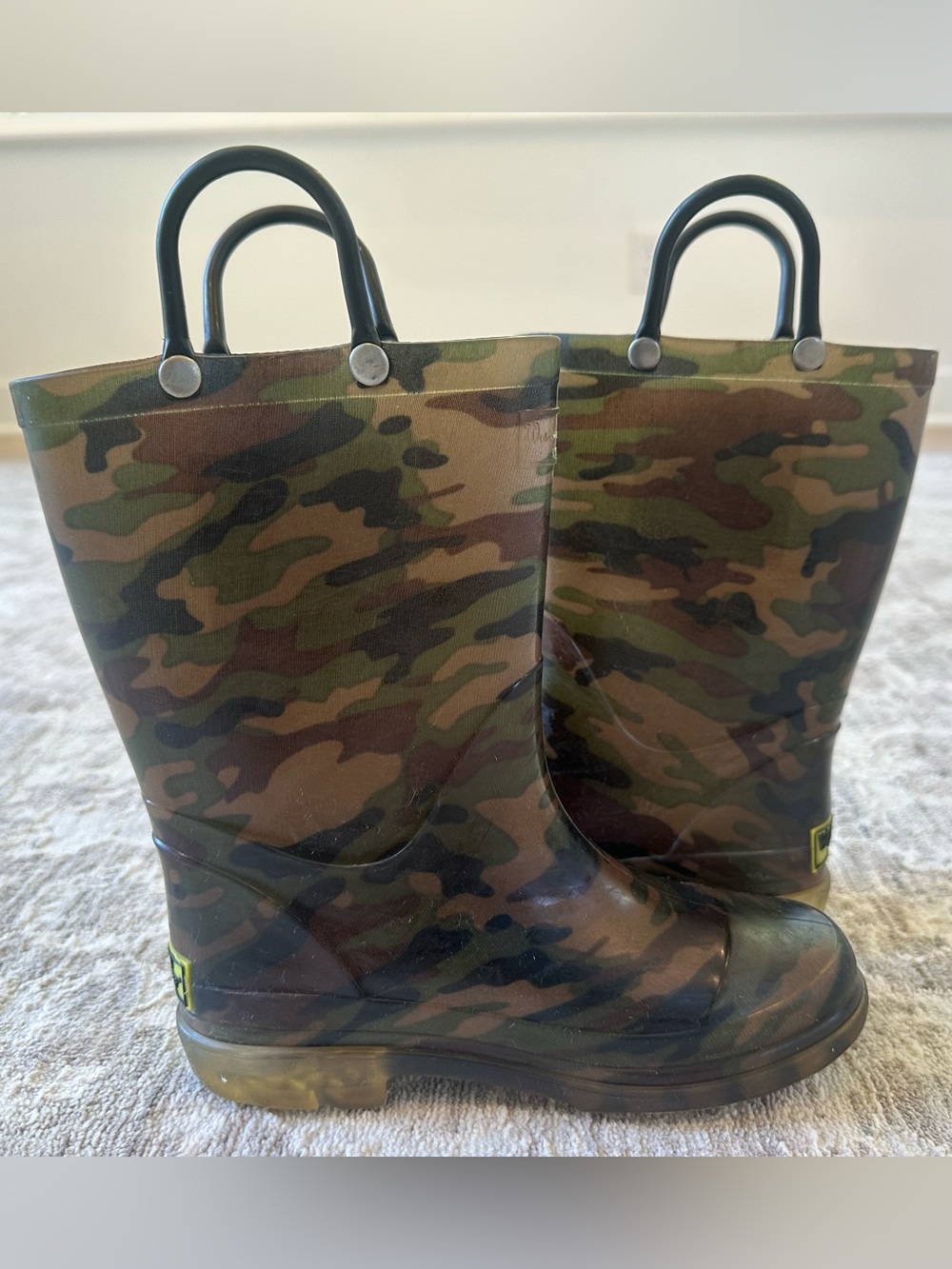 Western Chief Boys Camo Light Up Rain Boots (Size 12) - Picture 5 of 8